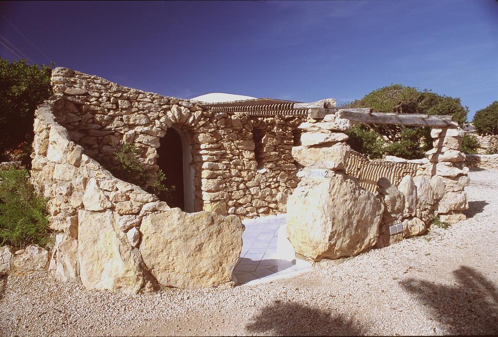 מלון למפדוזה I Dammusi Di Borgo Cala Creta מראה חיצוני תמונה